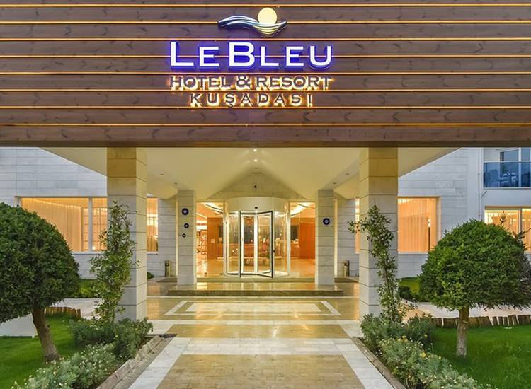Le Bleu Hotel & Resort-2