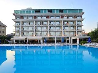 Pelikan Hotel  (çift kişilik konaklama ve kahvaltı)