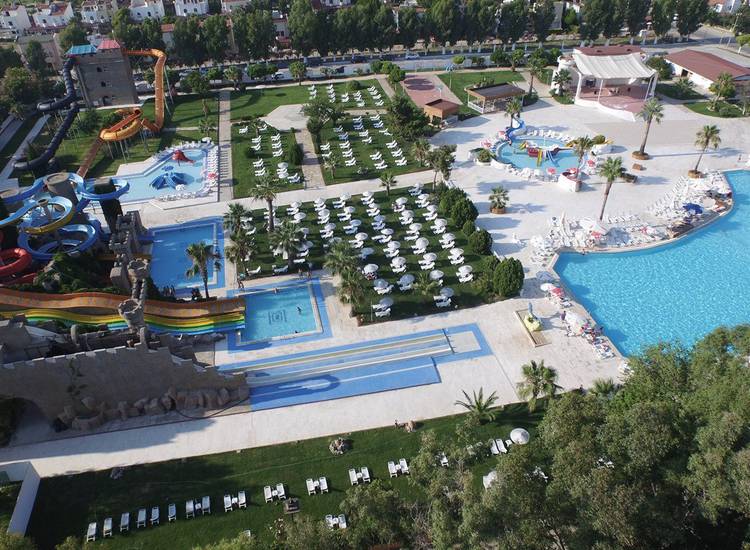 Risus Aqua Beach Resort Hotel-1