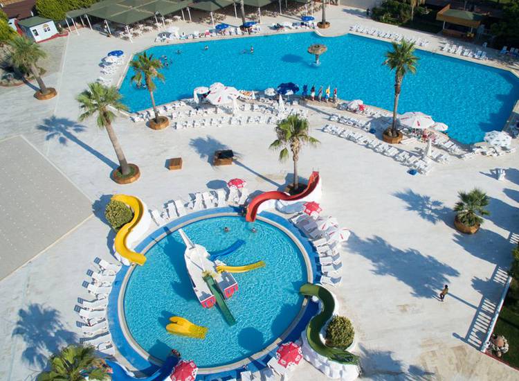 Risus Aqua Beach Resort Hotel-5