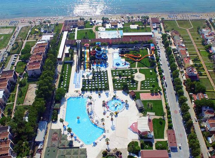 Risus Aqua Beach Resort-1