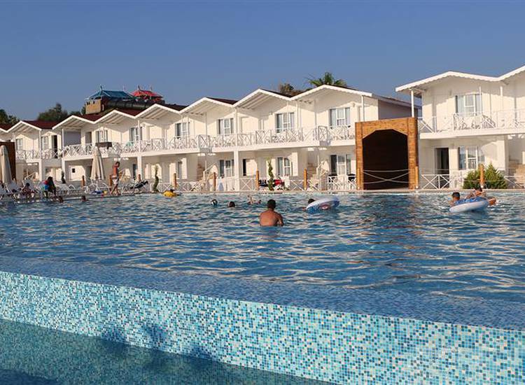 Risus Aqua Beach Resort-4
