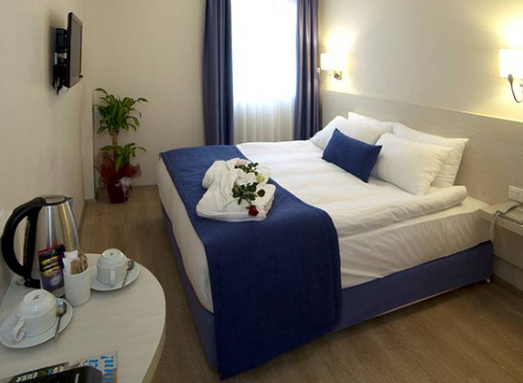 Walk In Hotel-1