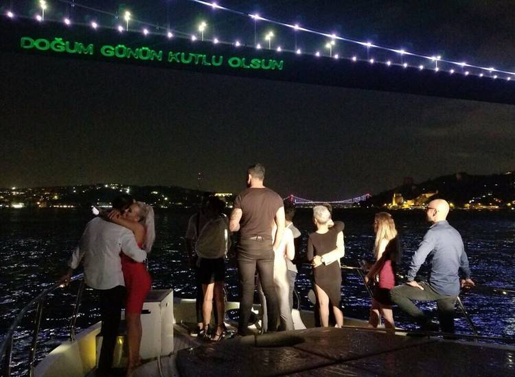 Bosphorus Organizasyon'dan Boğazda Açık Büfe Limitsiz İstanbul Geceleri-3