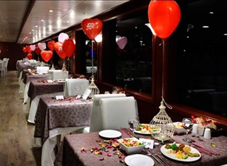 Bosphorus Tekne Turu İle Sevgililer Günü İle Sevgililer Günü-8
