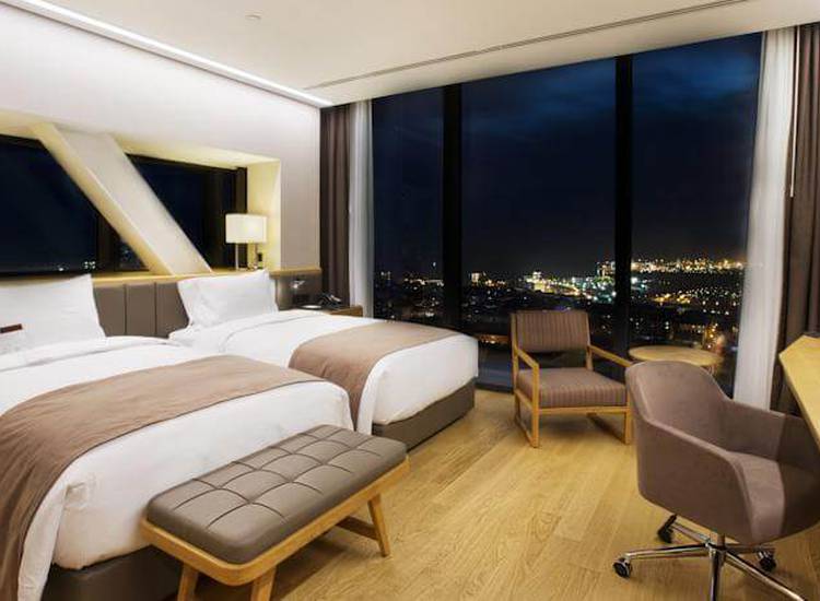 DoubleTree by Hilton Istanbul Avcilar'da Yılbaşı Gala Yemeği ve Konaklama-2