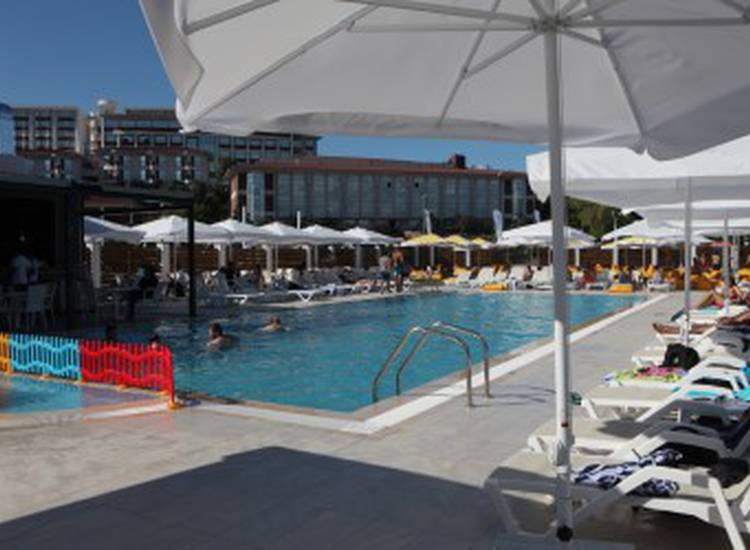 Uçar Royal Hotel Şile Kahvaltı Fırsatı-4